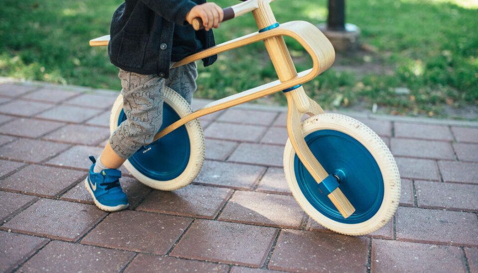 Ge bättre balans till din 2-åring med en springcykel
